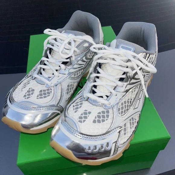 Silver Bottega Venetta Orbits Size 9.5 - Picture 1 of 7